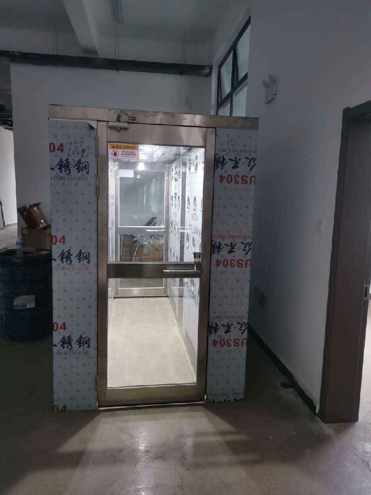 河北小型風淋室特點分析